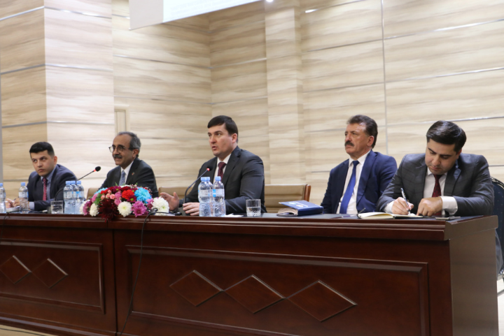 Meeting of the UN Environment Program Director for Governor Affairs with professors and students of the Tajik National University