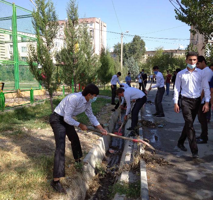 "Clean coast" action in the Firdavsi district of Dushanbe city