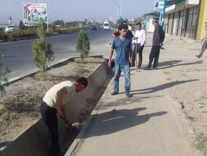 Conducting environmental campaigns in preparation for the State Independence Day in the Rudaki region